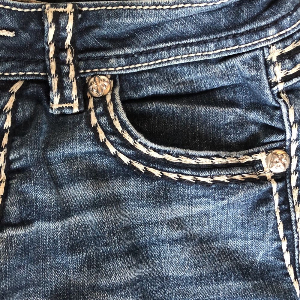 Miss Me shorts. Size 27. Mid-Short - Picture 7 of 8